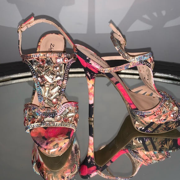 Zigi Soho STUNNING Floral Jewel Platform - Picture 6 of 9